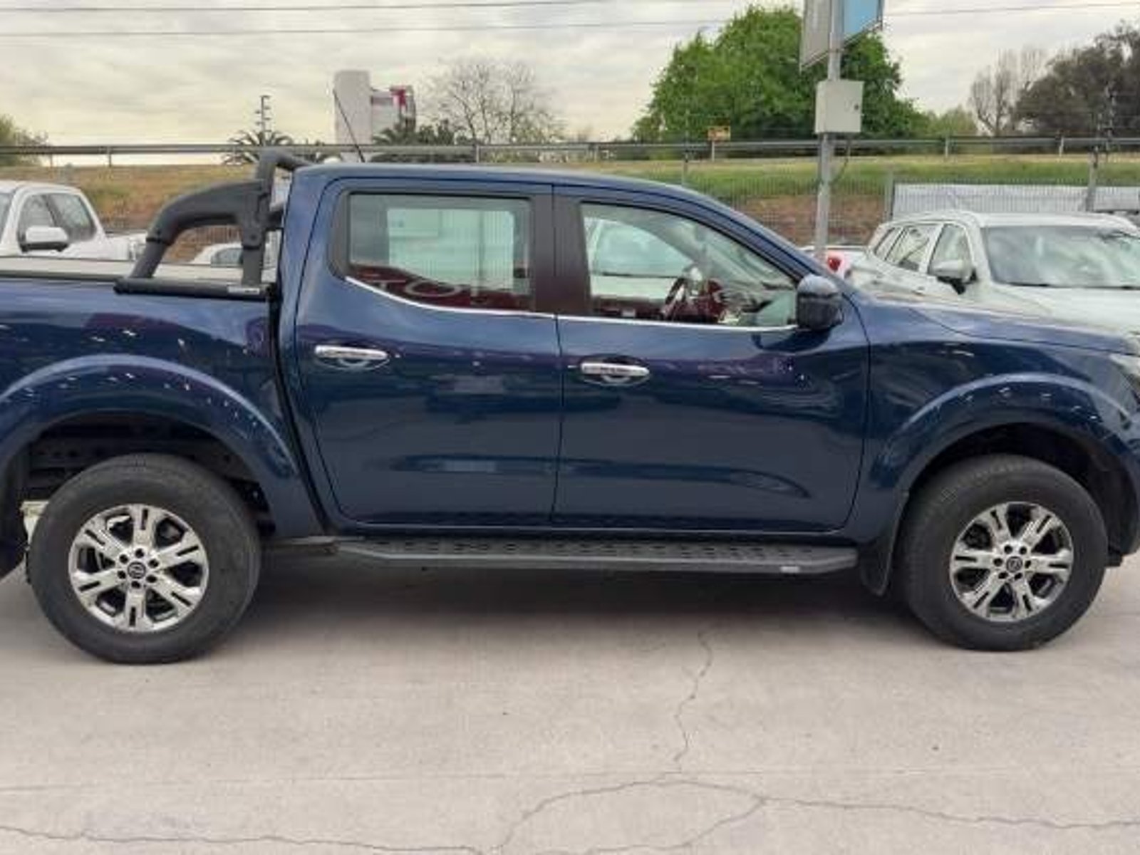 Nissan Navara 2.3d Xe Diesel 4x4 Dob.cab. At 4p 2024 - Foto 3 de 5