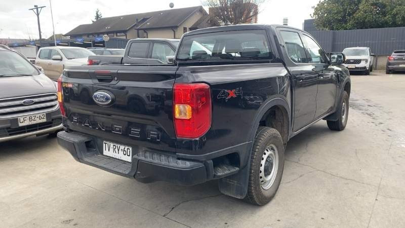 Ford Ranger 2.0 Xl Diesel 4x4 Dob. Cab. Mt 4p 2025 - Imagen 4 de 5