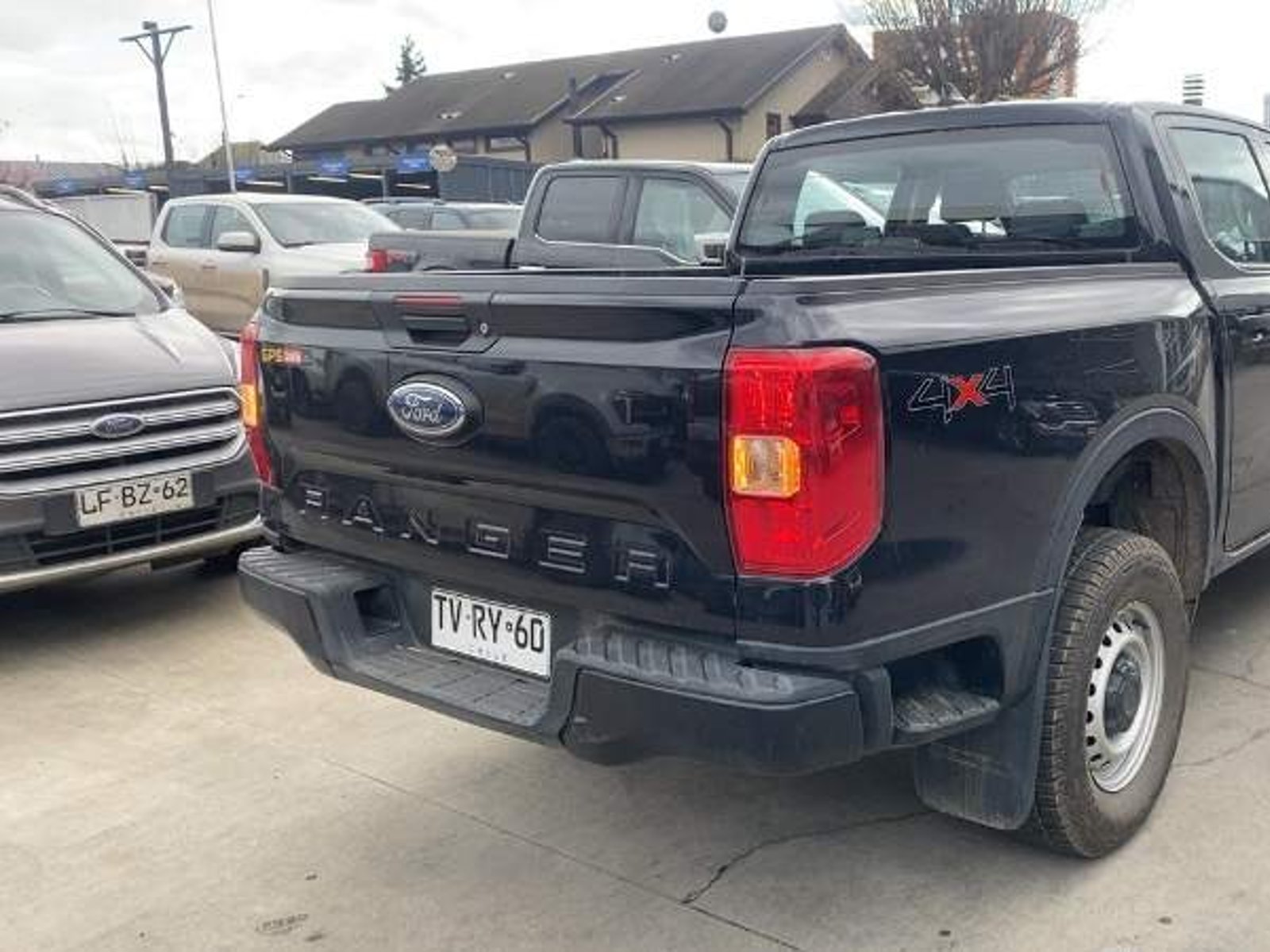 Ford Ranger 2.0 Xl Diesel 4x4 Dob. Cab. Mt 4p 2025 - Foto 4 de 5