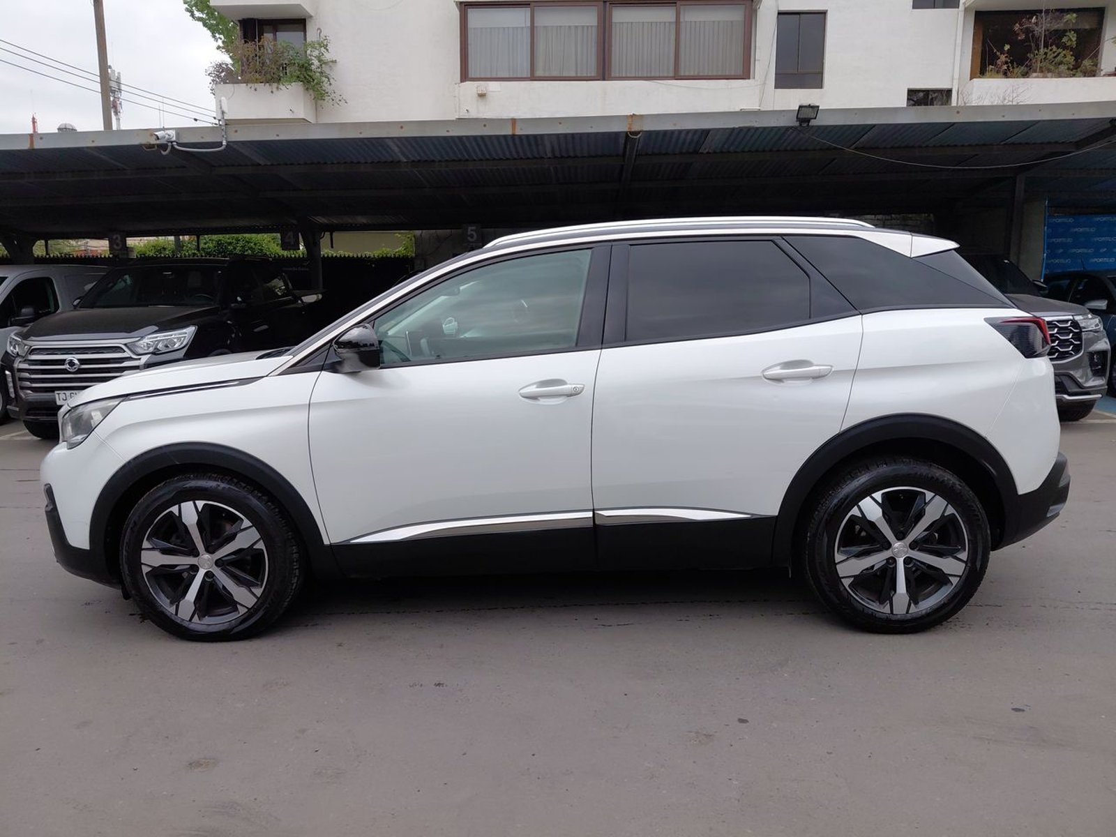 Peugeot 3008 1.6 Allure Blue-hdi Diesel 4x2 120hp Eat6 5p 2018 - Foto 4 de 8