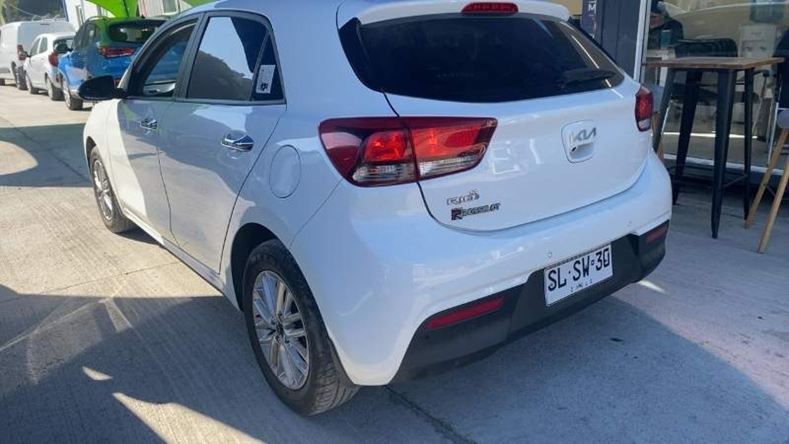 Kia Rio 5 1.4 Ex Full 4x2 Hb Ri 6mt 5p 2023 - Imagen 7 de 8