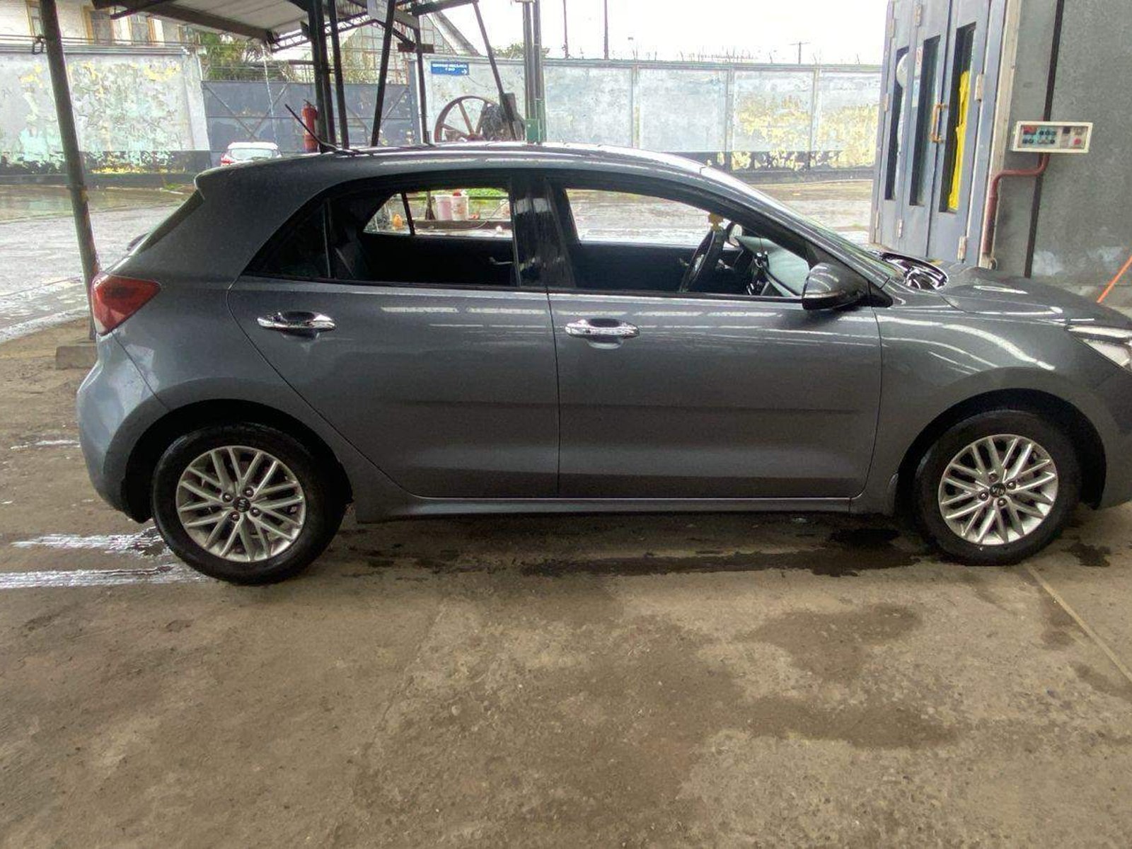 Kia Rio 5 1.4 Ex Full 4x2 Hb 6mt 5p 2019 - Foto 3 de 5