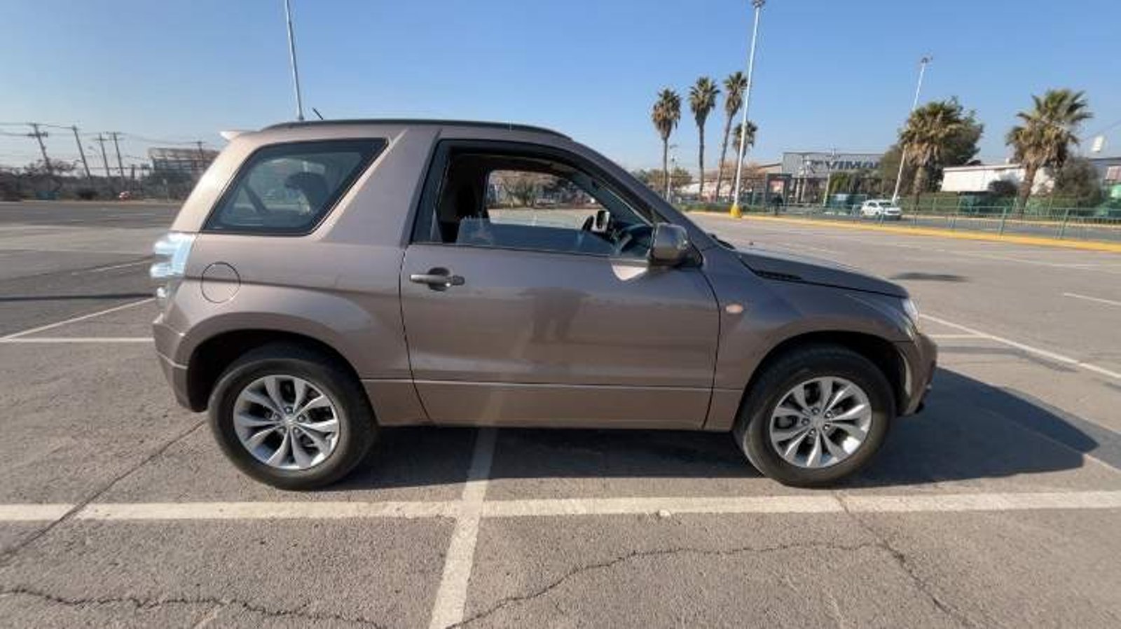 Suzuki Grand Vitara 2.4 Glx Sport Winche 4x4 Mt 3p 2017 - Imagen 3 de 5