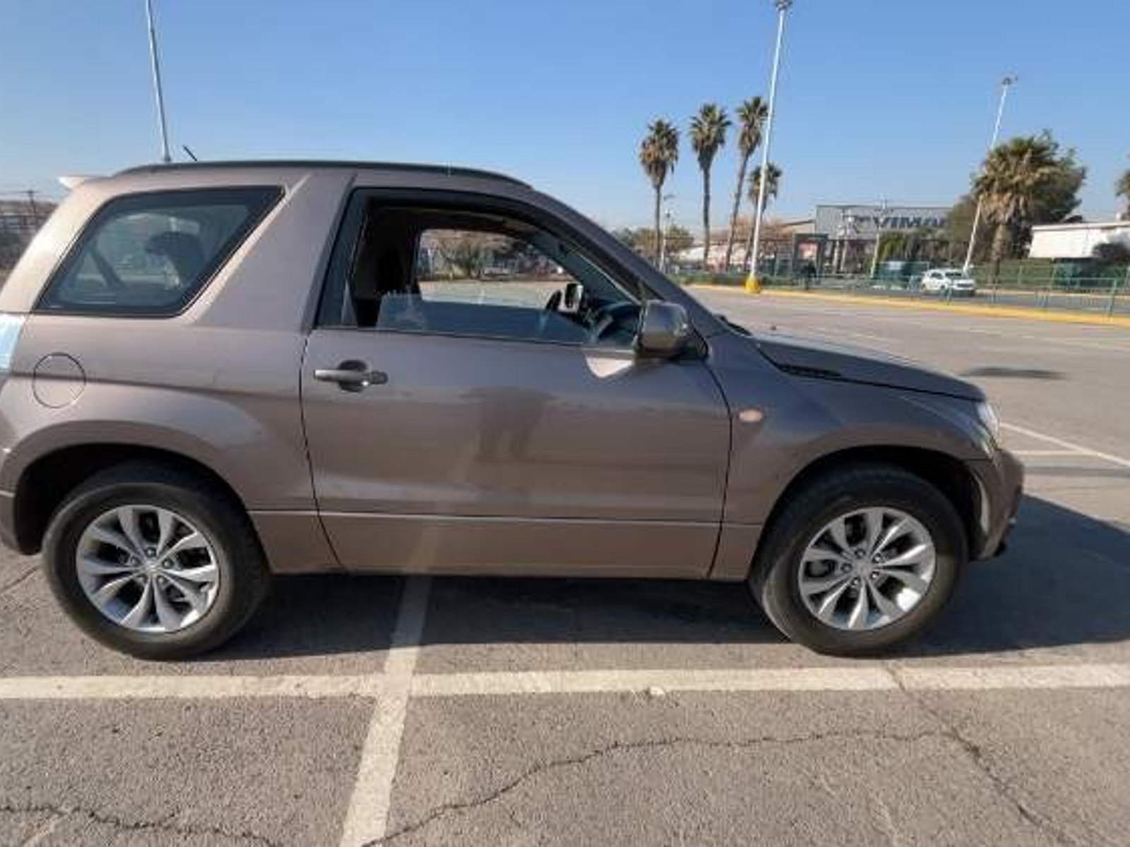 Suzuki Grand Vitara 2.4 Glx Sport Winche 4x4 Mt 3p 2017 - Foto 3 de 5