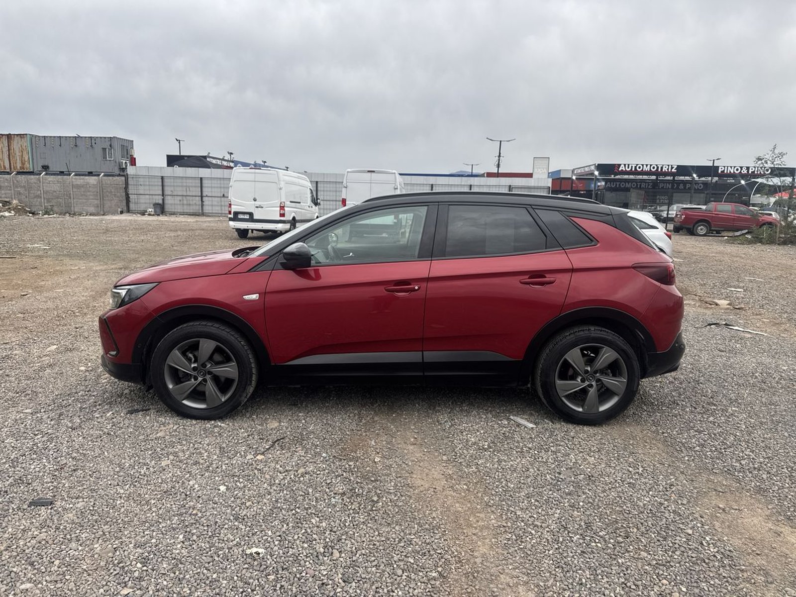 Opel Grandland 1.2t Gs Line 4x2 At 5p 2024 - Foto 3 de 7