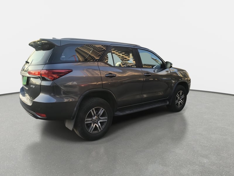 Toyota Fortunner 2.7 Sr5 4x2 At 5p 2022 - Imagen 7 de 8