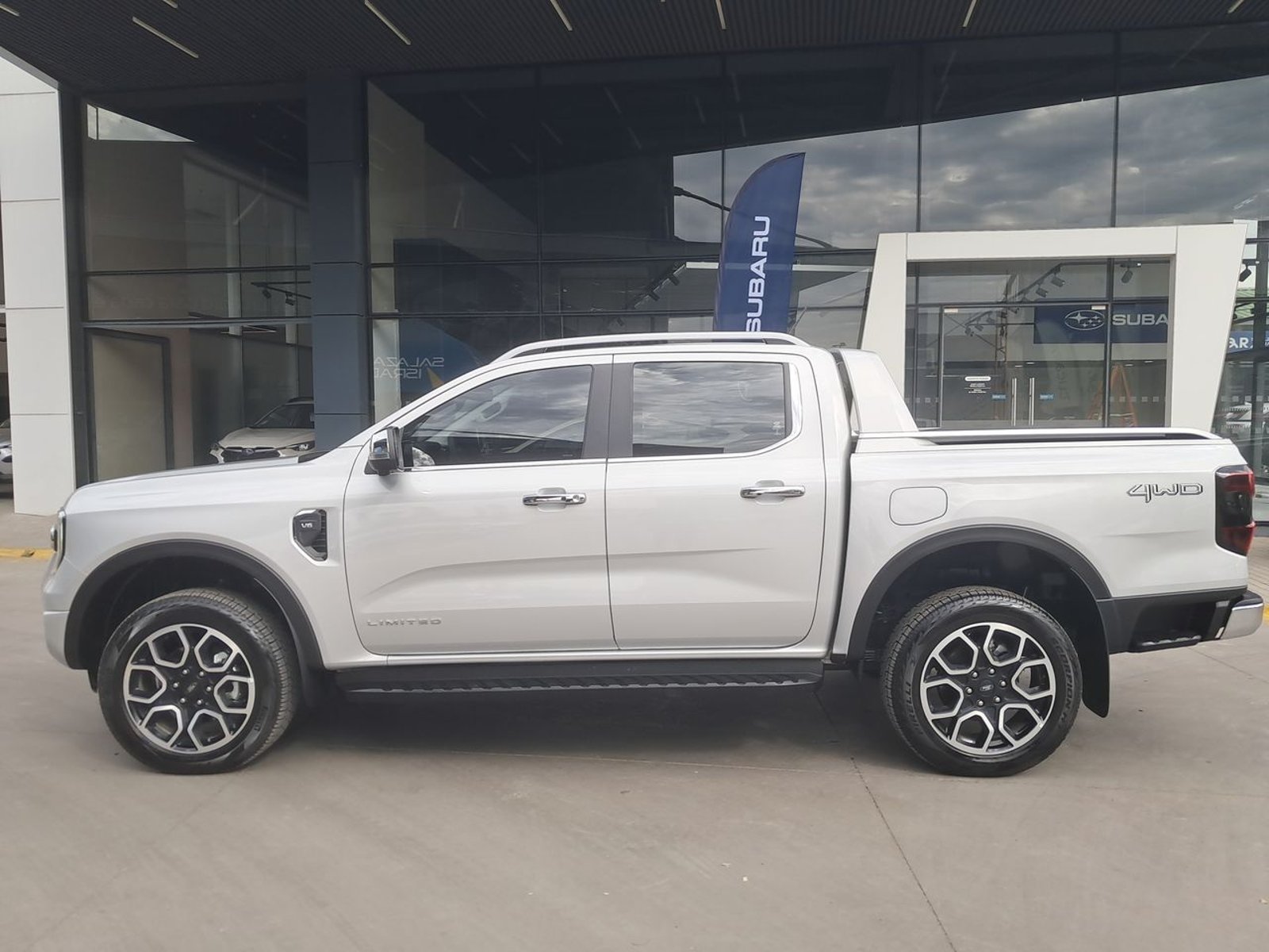 Ford Ranger 3.0 Ltd Diesel 4x4 Dob. Cab. At 4p 2026 - Foto 4 de 8