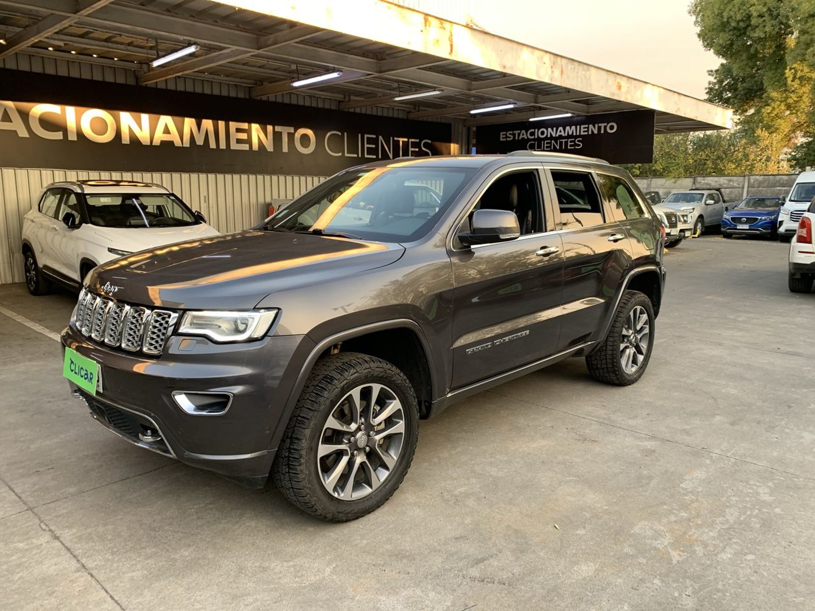 Jeep Grand Cherokee 5.7 Overland 4x4 At 5p 2019 - Imagen 6 de 8