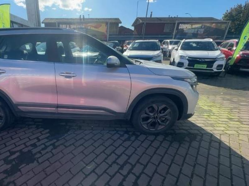 Kia Seltos 1.5 Ex 4x2 6mt 5p 2024 - Imagen 3 de 5