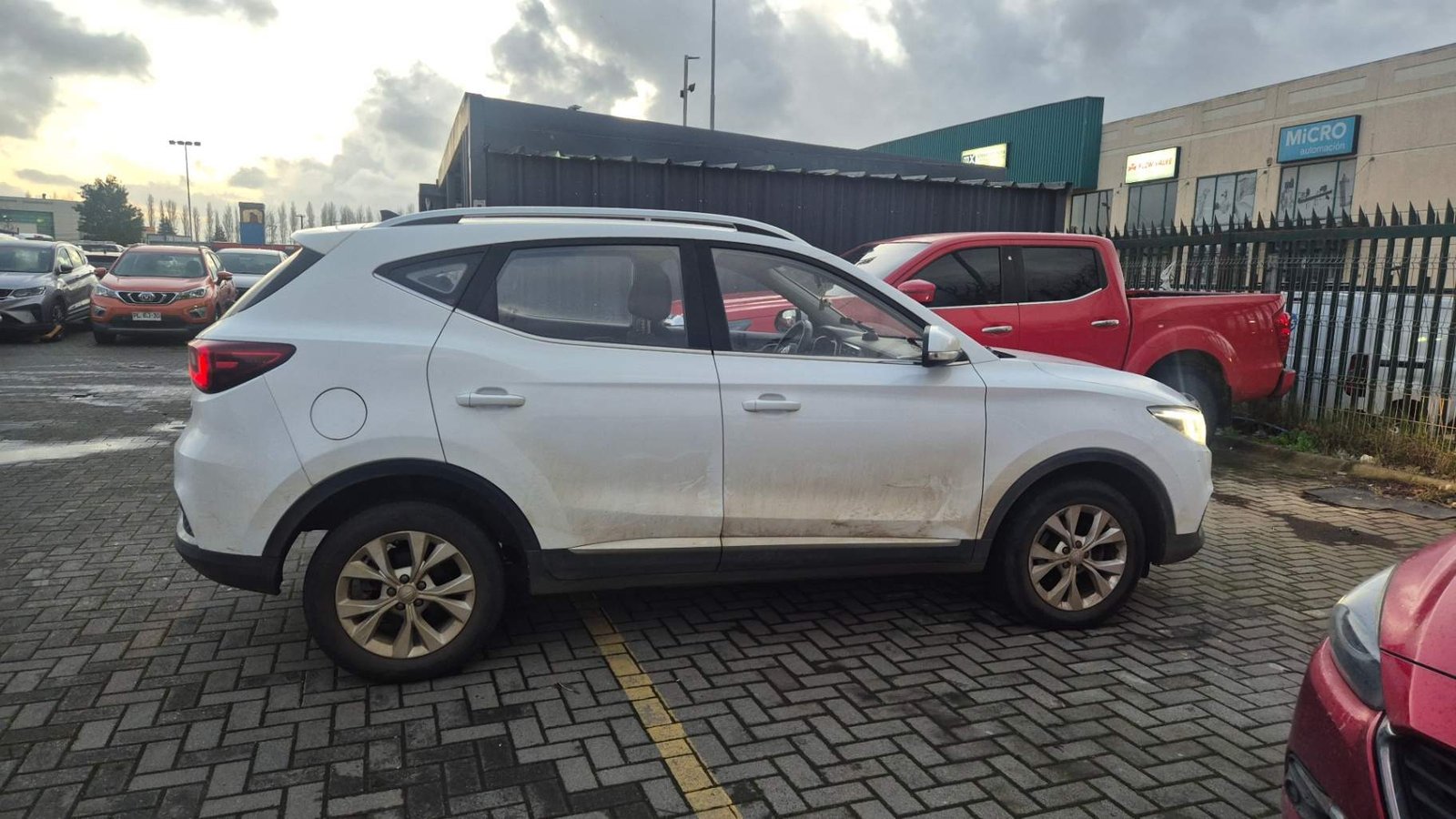 MG Mg Zs 1.5 Std 4x2 Mt 5p 2024 - Imagen 3 de 5