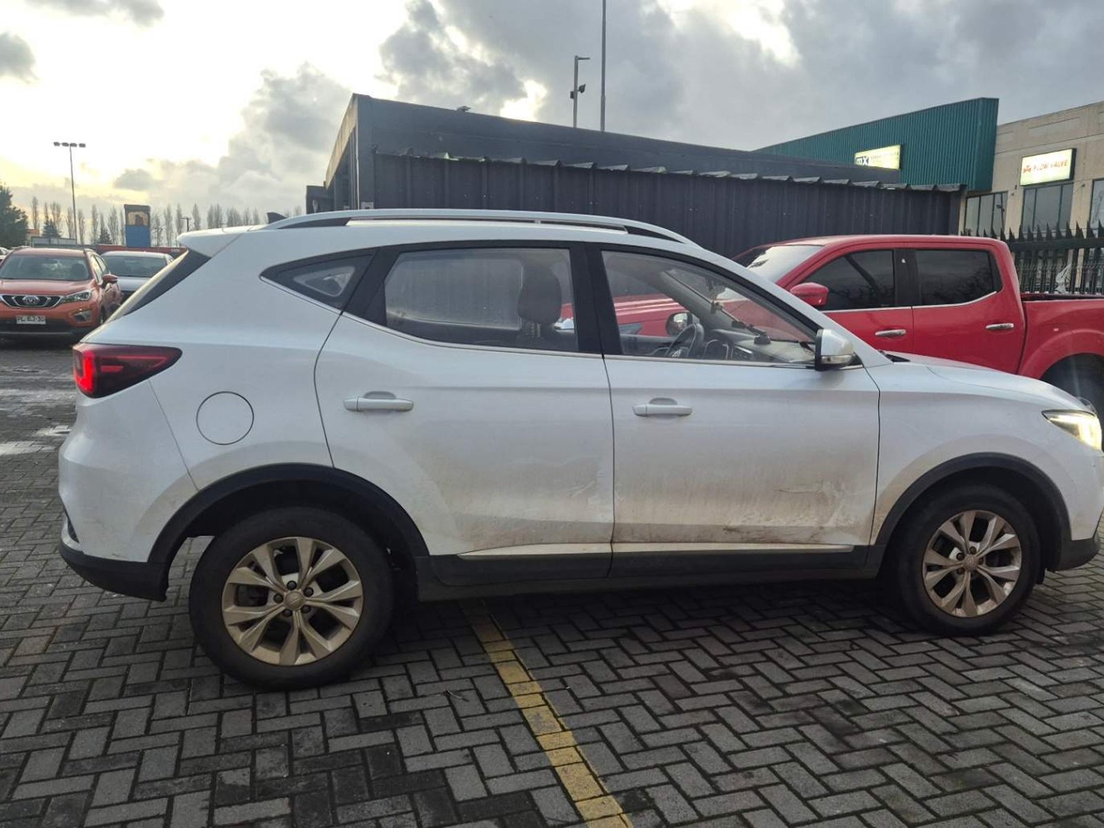 MG Mg Zs 1.5 Std 4x2 Mt 5p 2024 - Foto 3 de 5