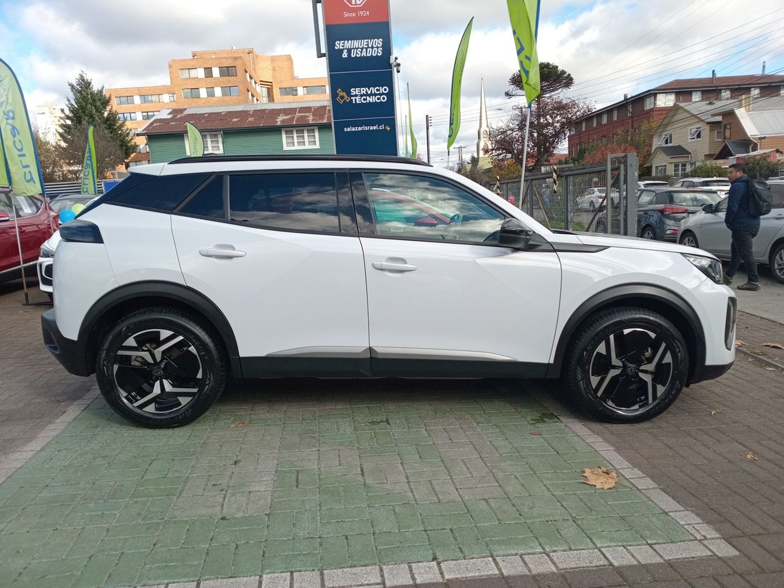 Peugeot 2008 1.5 Allure Pack Bluehdi 130hp Diesel 4x2 Eat8 5p 2024 - Imagen 8 de 8