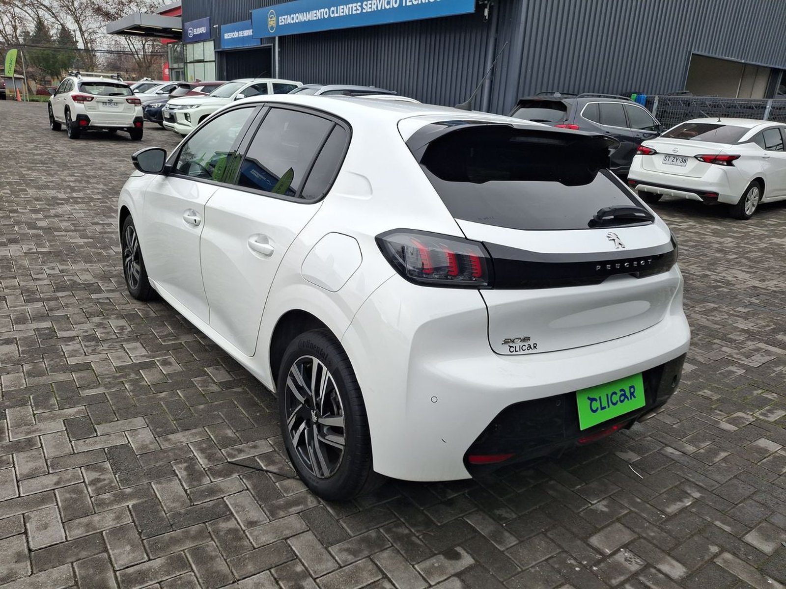Peugeot 208 1.2 Puretech Allure Pack 130 4x2 Eat8 5p 2024 - Foto 5 de 8