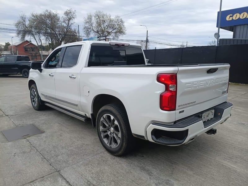 Chevrolet Silverado 3.0 High Country 4x4 At 4p 2023 - Imagen 4 de 5