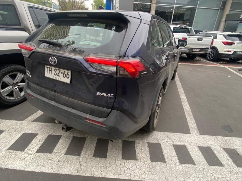 Toyota Rav 4 2.0 Le 4x2 Mt 5p 2024 - Imagen 4 de 5