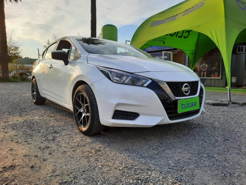 Nissan Versa 1.6 Sense 4x2 Mt 4p 2023