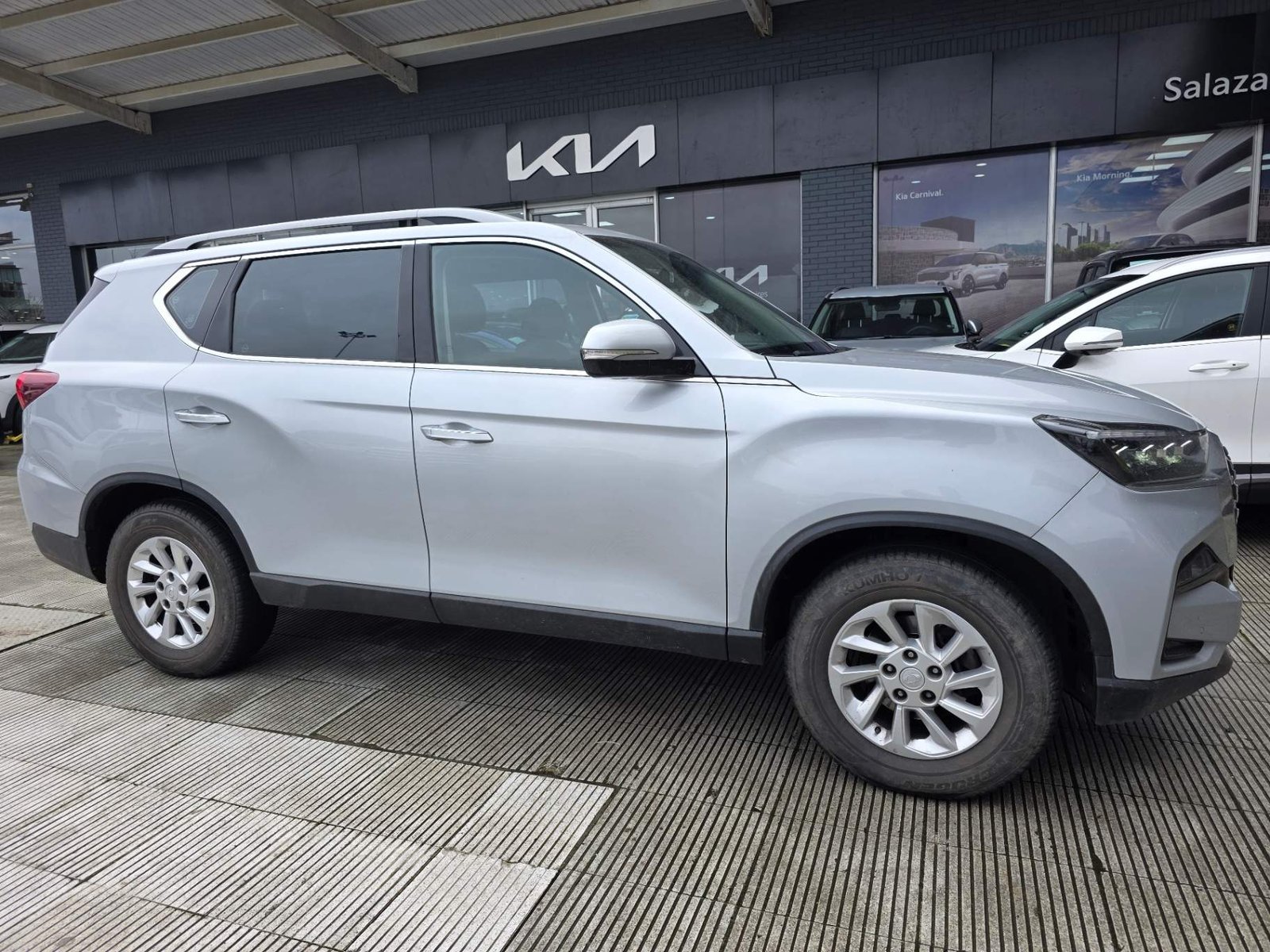 SsangYong Rexton 2.2t Glx Diesel 4x2 6ab 8at 5p 2022 - Foto 2 de 4