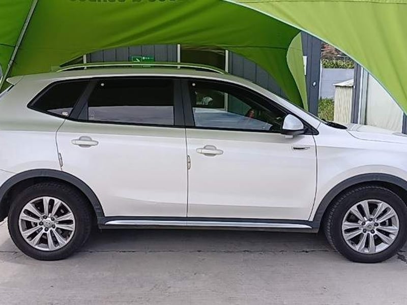 MG Mg Rx5 1.5t Dlx 2wd Mt 5p 2022 - Imagen 3 de 5