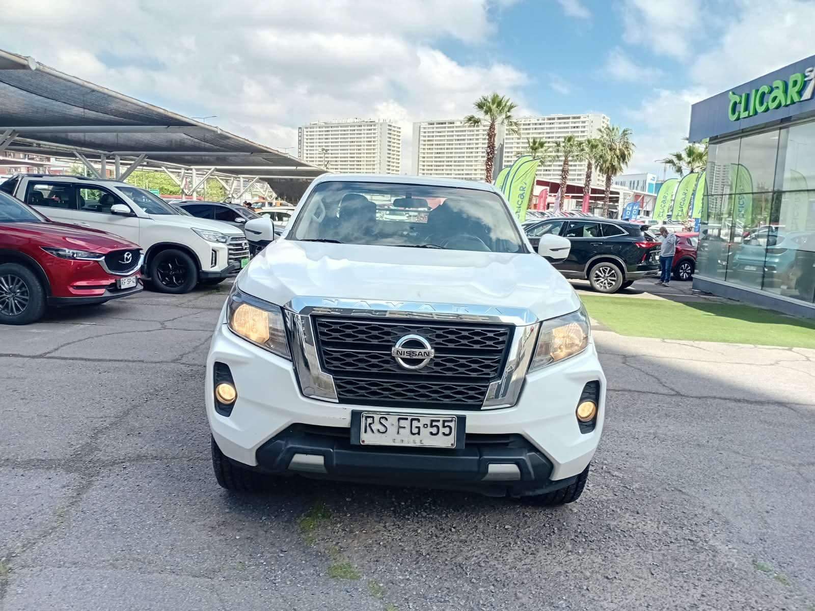 Nissan Navara 2.3d Xe Diesel 4x2 Dob.cab. Mt 4p 2022 - Foto 2 de 5