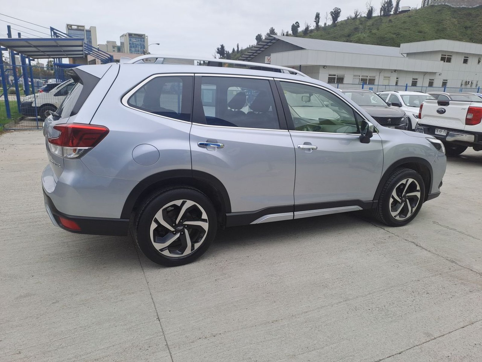 Subaru Forester 2.0i Limited Eyesight Awd At 5p 2024 - Imagen 7 de 8