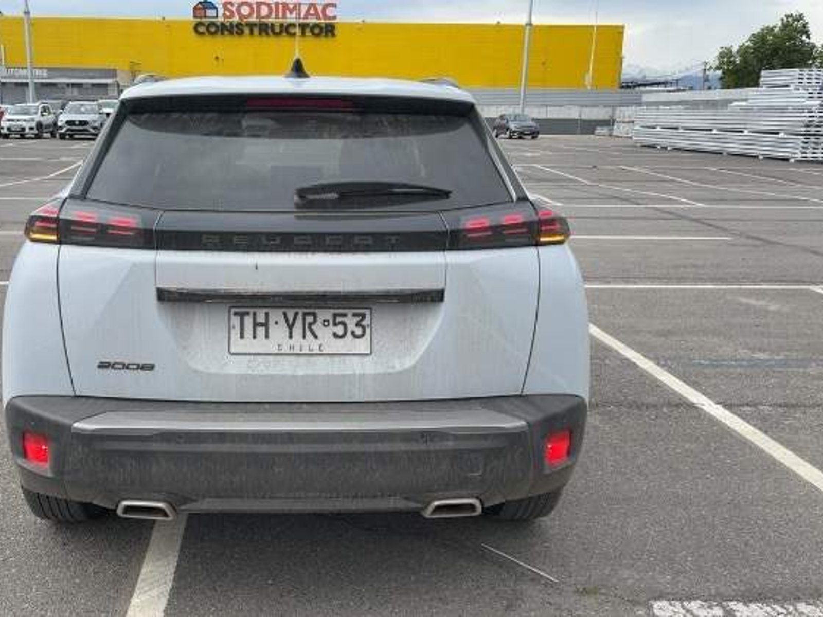 Peugeot 2008 1.2 Allure Pack Puretech 130hp 4x2 Eat8 5p 2024 - Foto 5 de 5