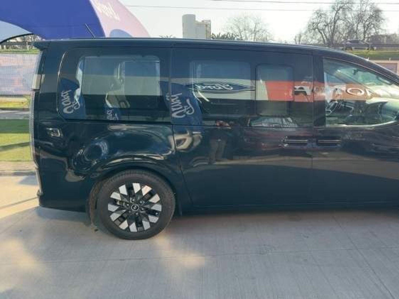 Hyundai Staria 2.2 Us4 Mb Luxury Crdi Diesel 4wd 7p At 5p 2023 - Foto 3 de 5