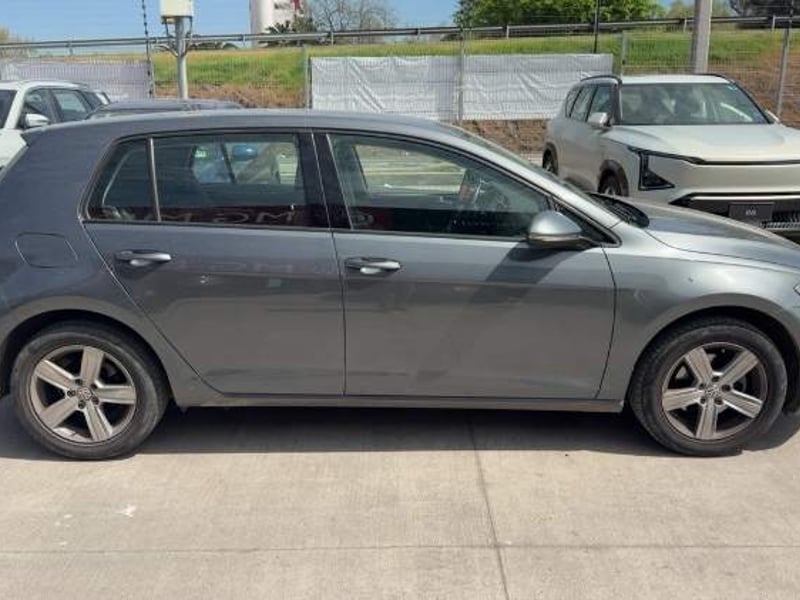 Volkswagen Golf 1.6 Comfortline 4x2 Mt 5p 2021 - Imagen 3 de 5