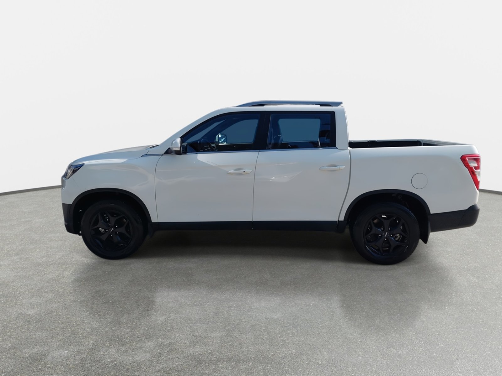 SsangYong Musso 2.2 Td Limited Plus Diesel 4wd Nueva Radio At6 4p 2026 - Foto 4 de 8
