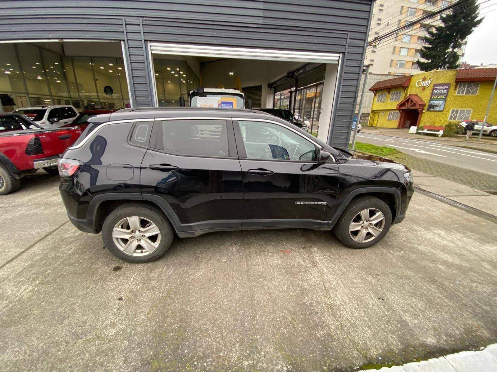 Jeep Compass 1.3 Sport 4x2 At 5p 2023 - Imagen 3 de 5