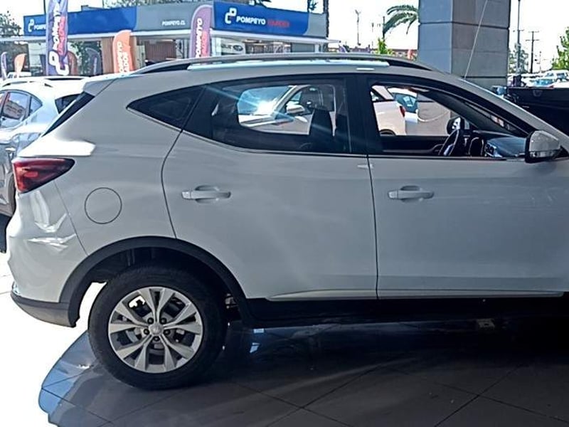 MG Mg Zs 1.5 Std 4x2 Mt 5p 2024 - Imagen 3 de 5