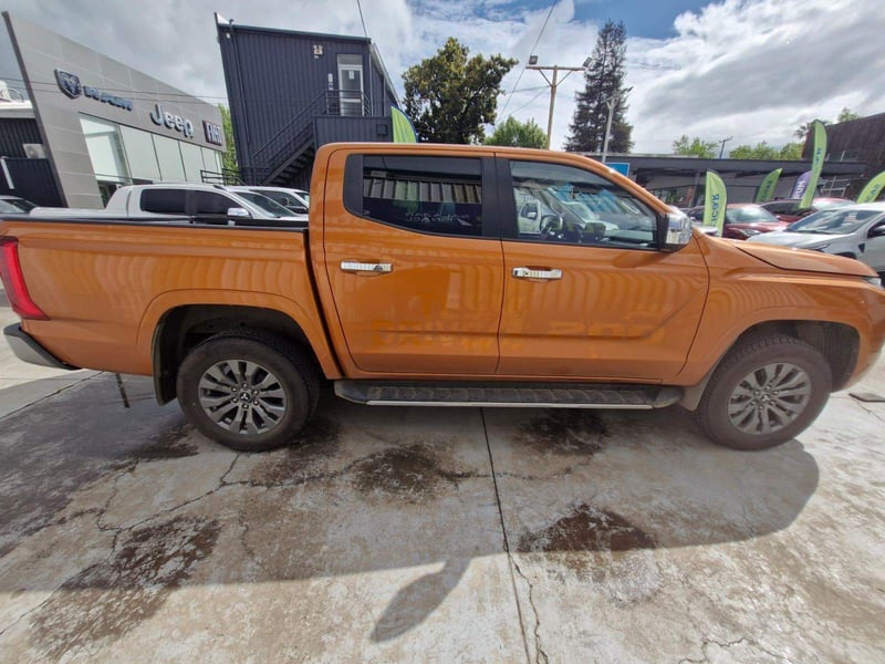 Mitsubishi L200 2.4 Dakar Xr Diesel 4x4 Dob. Cab. Euro6 At 4p 2026 - Imagen 3 de 5