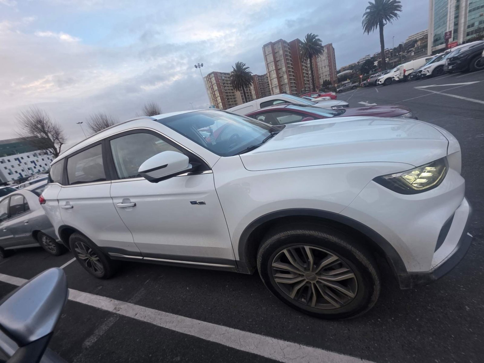 Geely Azkarra 1.5t Luxury 4x4 Dct 7at 5p 2023 - Imagen 3 de 5