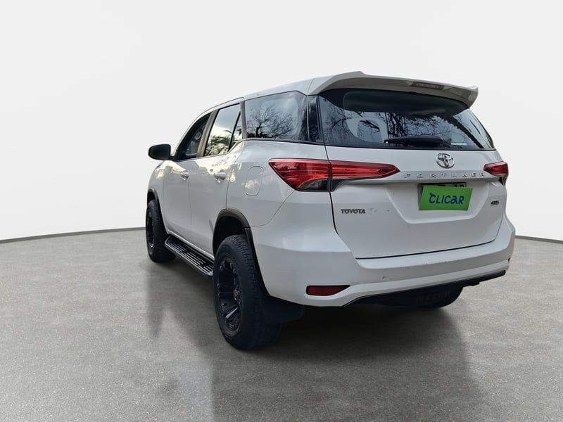 Toyota Fortunner 2.7 Sr5 4x2 At 5p 2020 - Imagen 5 de 8