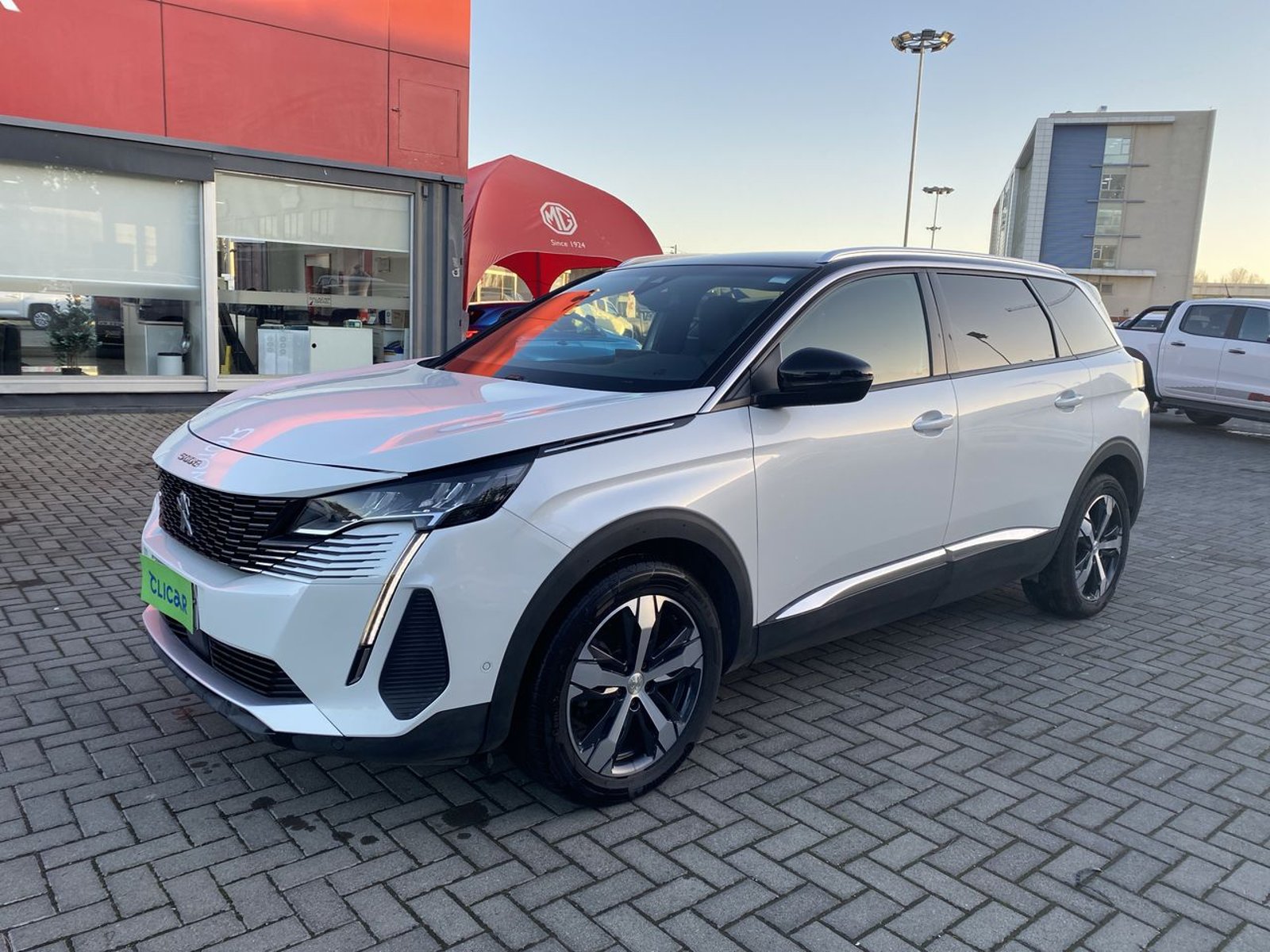 Peugeot 5008 1.5 Allure Pack Bluehdi 130 4x2 Eat8 5p 2024 - Foto 3 de 8