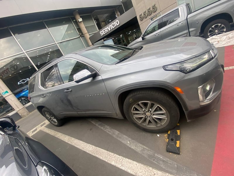 Chevrolet Traverse 3.6l Lt Awd At 5p 2024 - Imagen 3 de 5