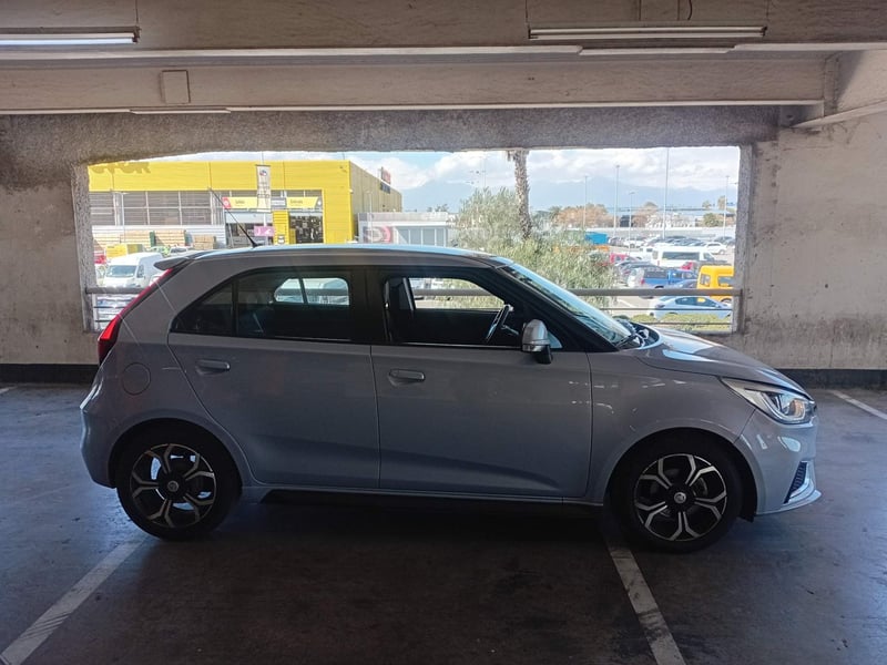 MG Mg 3 1.5 Comfort 4x2 Hb Mt 5p 2023 - Imagen 3 de 5