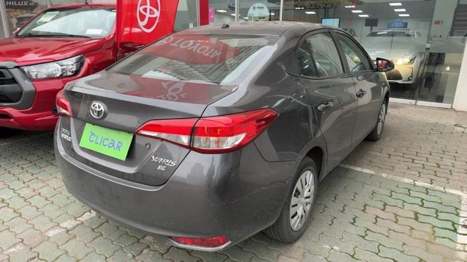 Toyota Yaris 1.5 Gli E 4x2 Mt 4p 2022 - Imagen 3 de 4