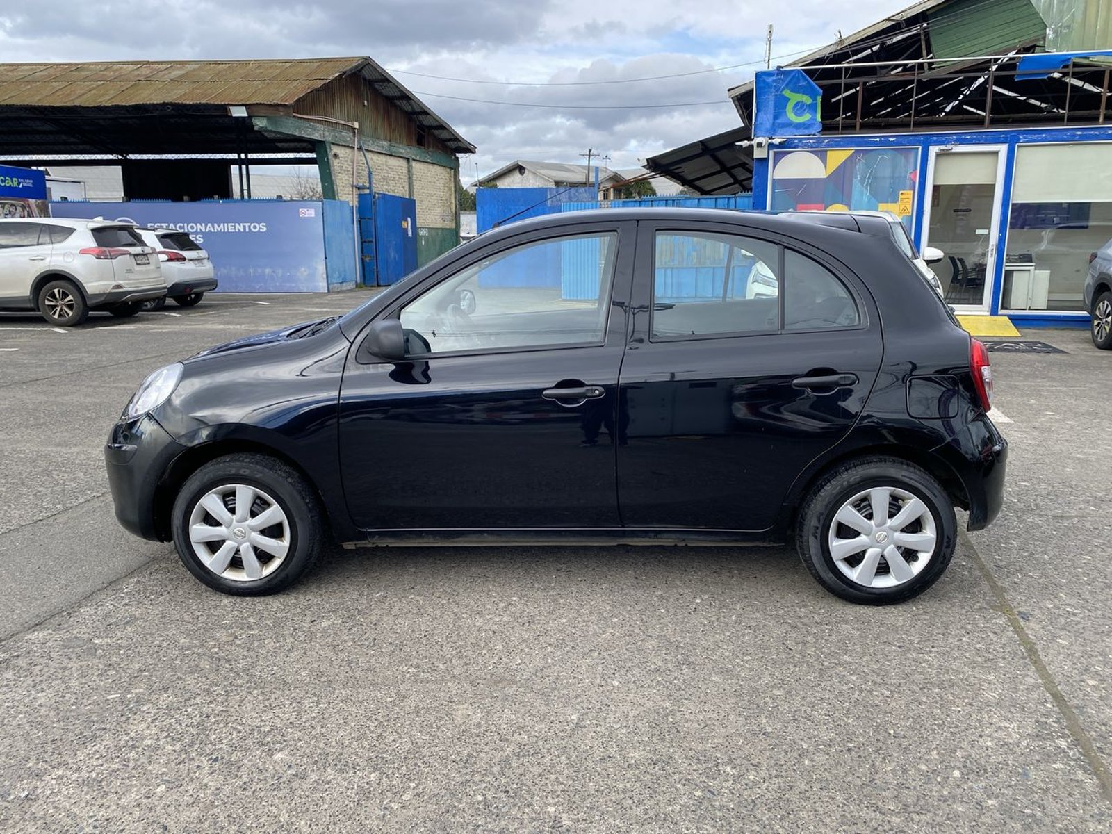 Nissan March 1.6 Active 4x2 Mt 5p 2016 - Foto 4 de 8