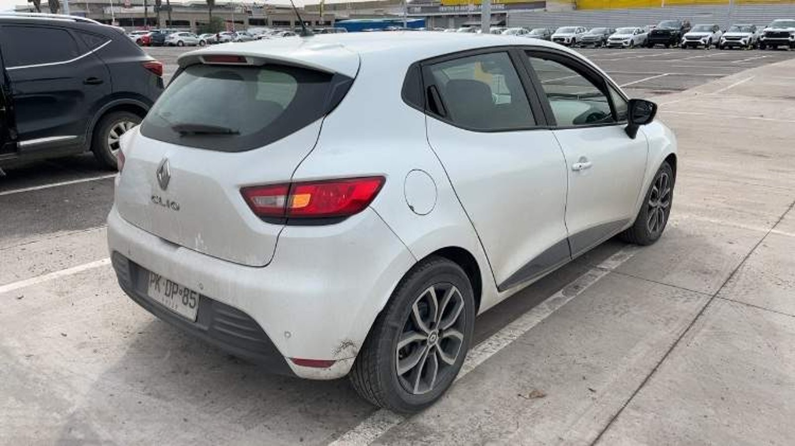 Renault Clio 0.9t Expression 4x2 Hb Mt 5p 2021 - Imagen 4 de 5