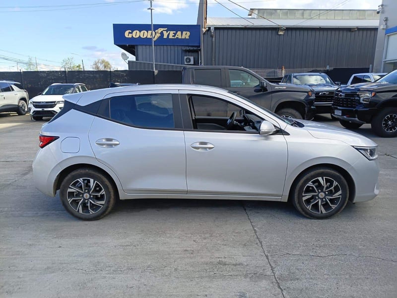 Chevrolet Sail 1.5 Ltz S 4x2 Hb Cvt At 5p 2025 - Imagen 3 de 5