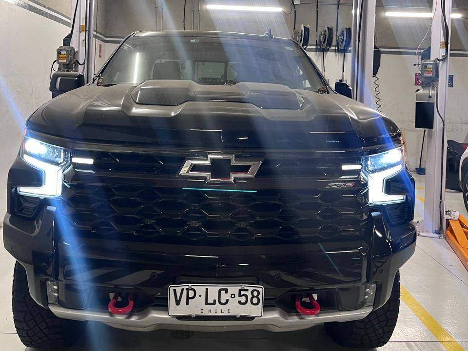 Chevrolet Silverado 6.2 Zr2 R 4x4 At 4p 2026 - Foto 2 de 5