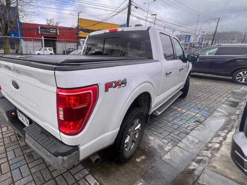 Ford F-150 5.0 Xlt Cc Dob. Cab. 4x4 At 4p 2024 - Imagen 4 de 5