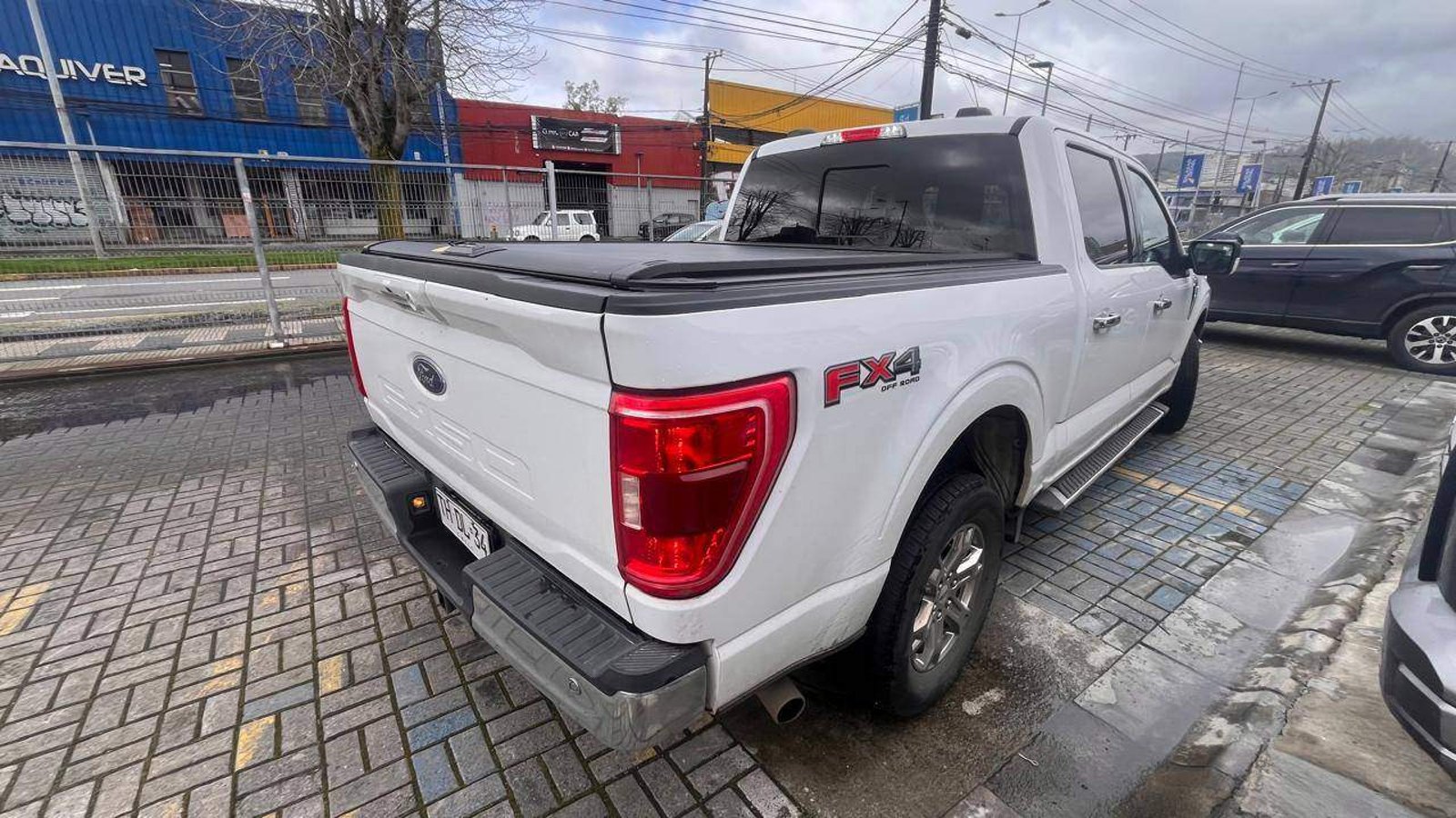 Ford F-150 5.0 Xlt Cc Dob. Cab. 4x4 At 4p 2024 - Imagen 4 de 5