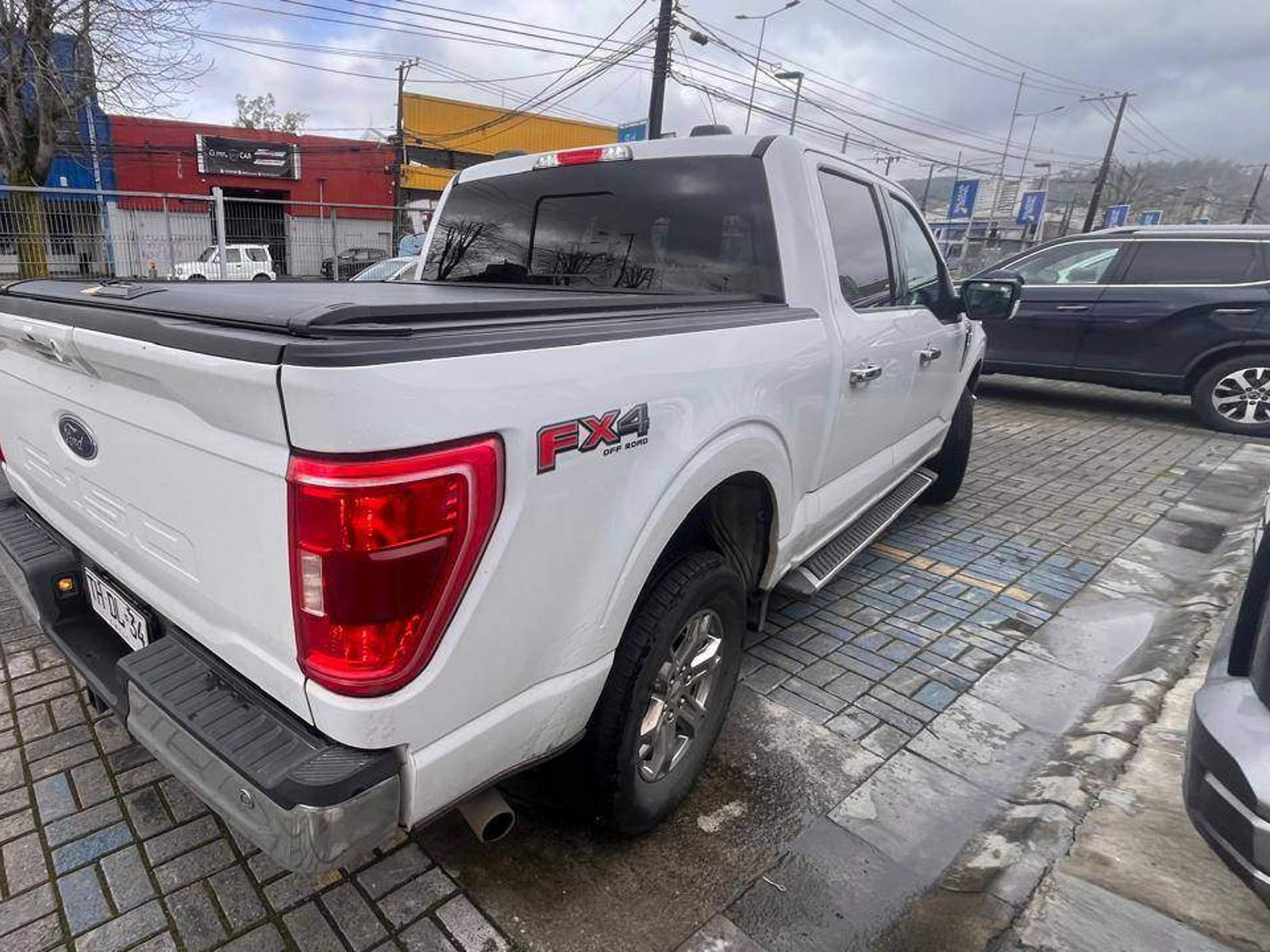 Ford F-150 5.0 Xlt Cc Dob. Cab. 4x4 At 4p 2024 - Foto 4 de 5