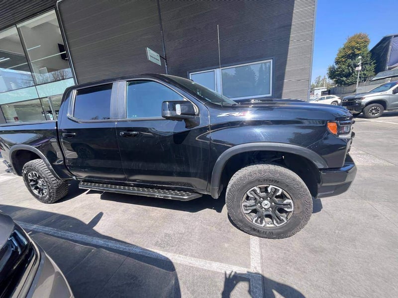 Chevrolet Silverado 6.2 Zr2 4x4 At 4p 2024 - Imagen 3 de 5