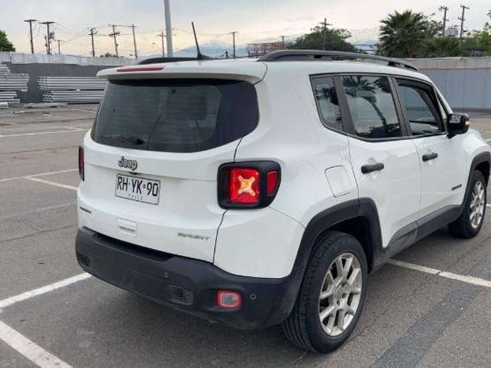 Jeep Renegade 1.8 Sport 4x2 Mt 5p 2022 - Foto 4 de 5