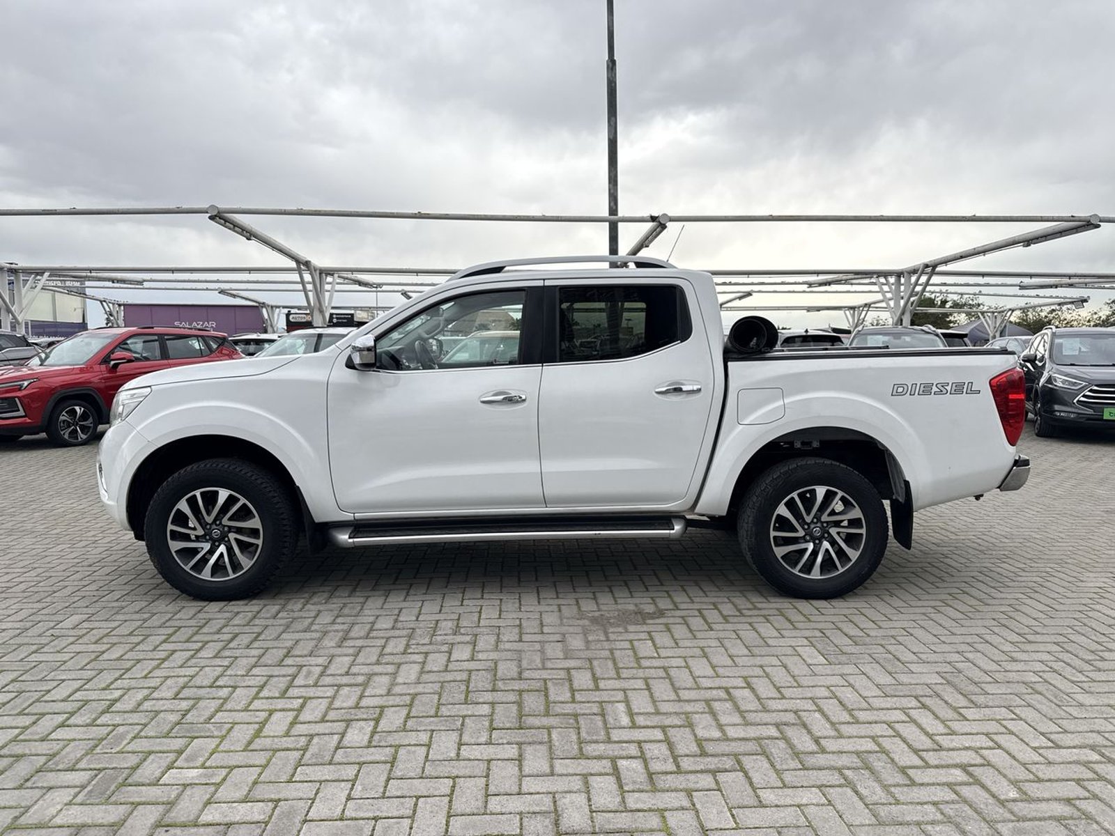 Nissan Np300 2.3 Le Diesel 4wd Dob.cab. At 4p 2017 - Imagen 4 de 8