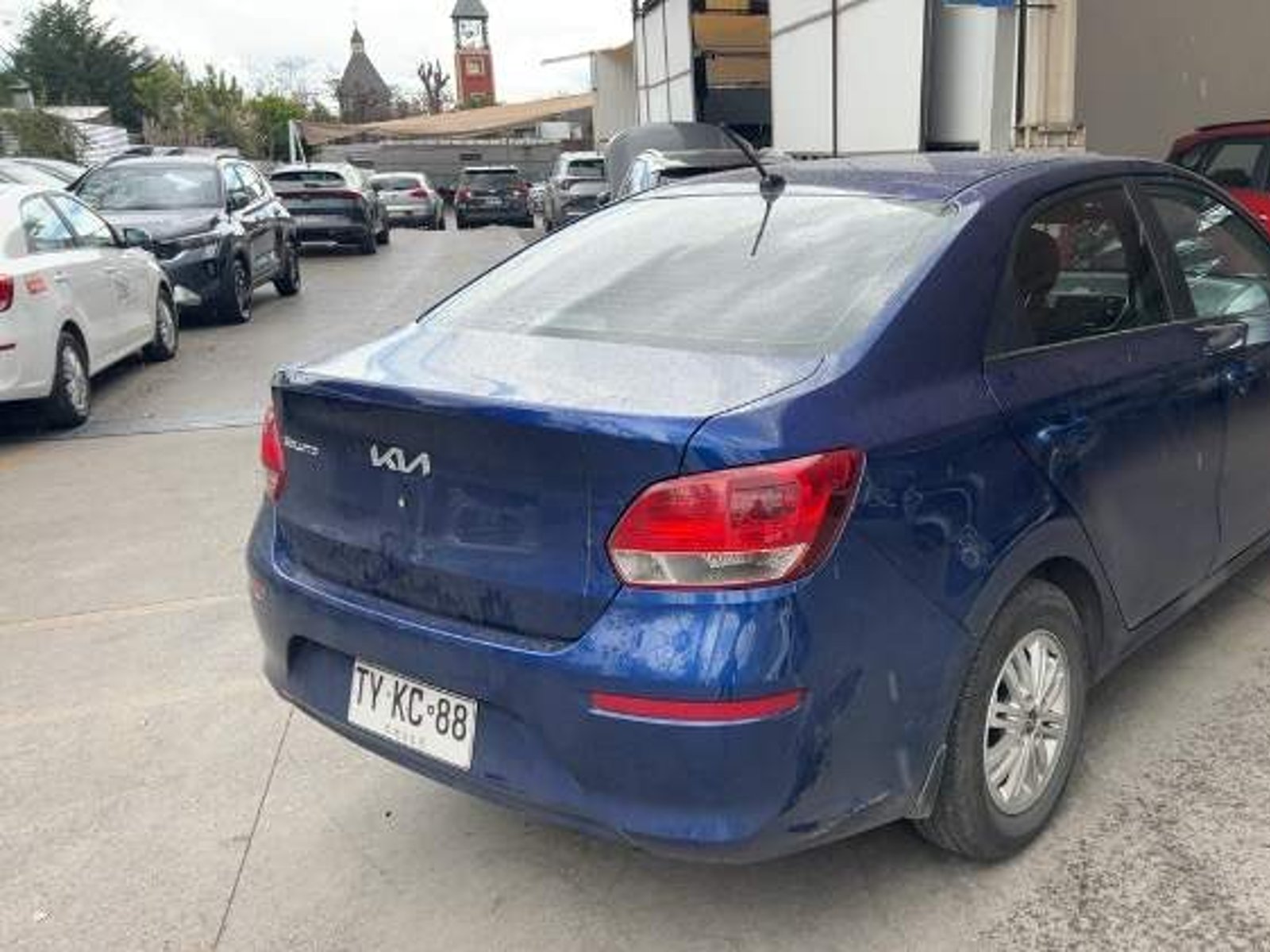 Kia Soluto 1.4 Lx 4x2 E6 Mt 4p 2025 - Foto 3 de 4