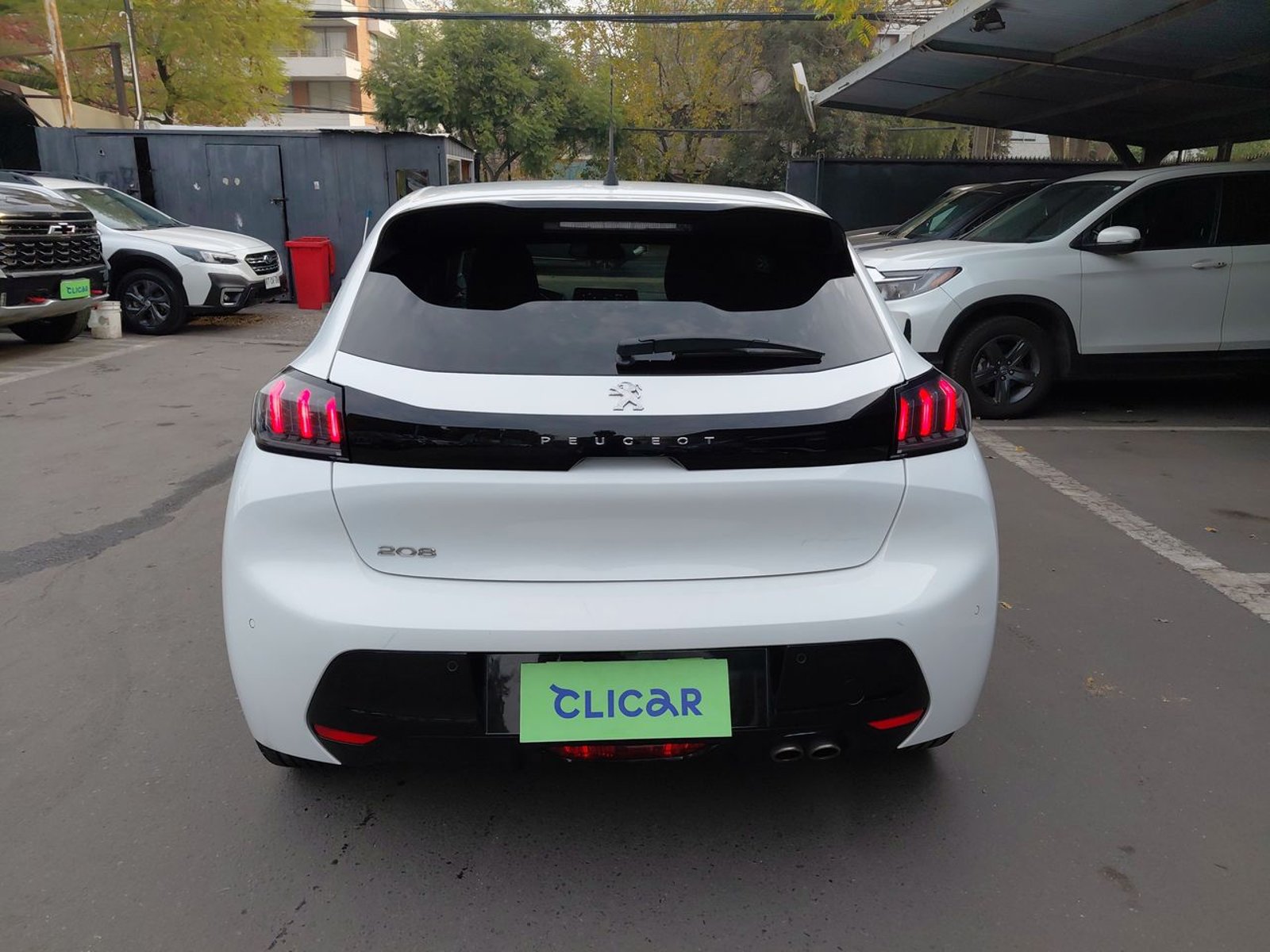 Peugeot 208 1.2 Puretech Allure Pack 130 4x2 Eat8 5p 2023 - Imagen 6 de 8