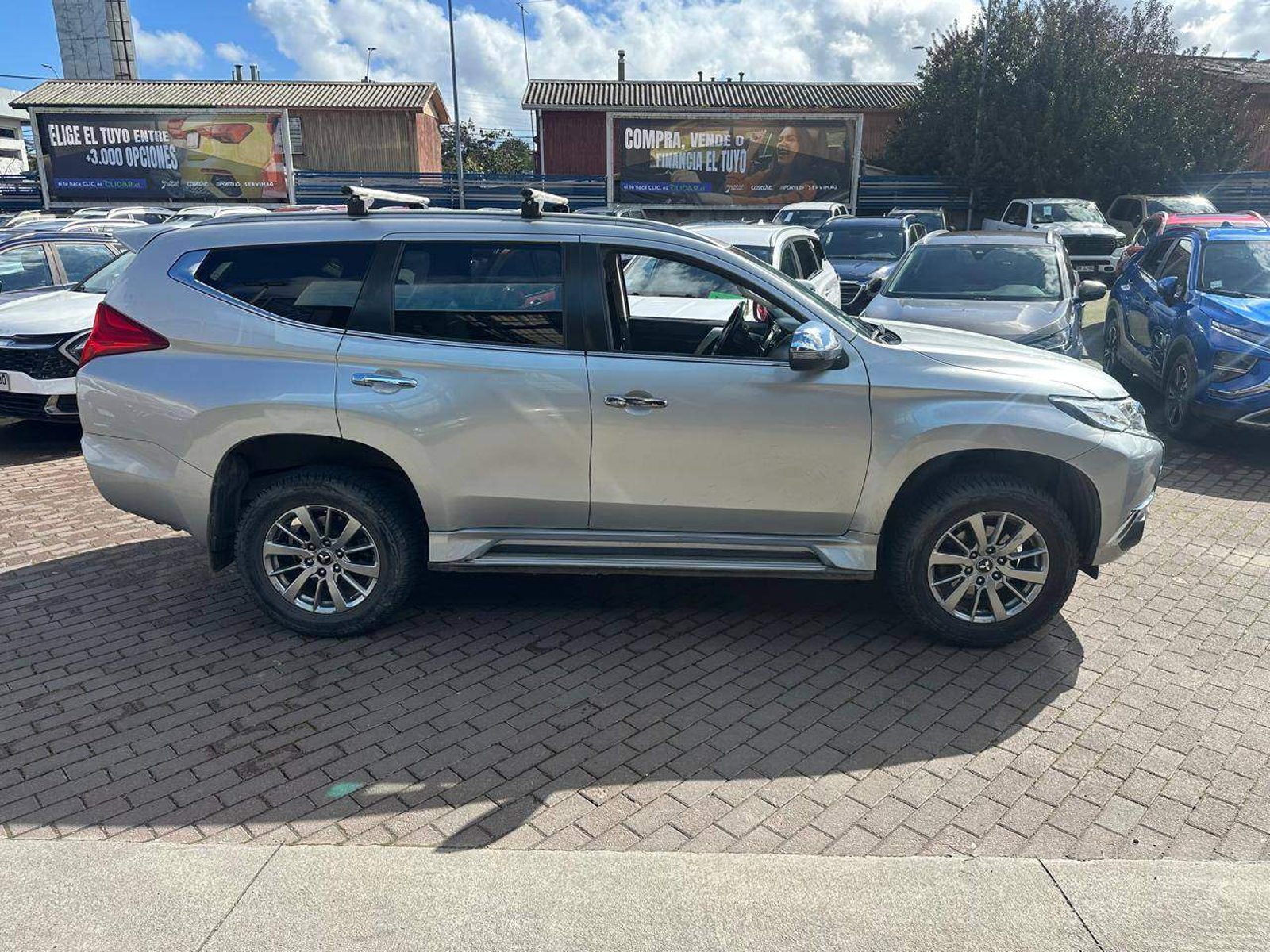 Mitsubishi Montero Sport 2.4 Diesel 4x4 Mt 5p 2019 - Imagen 3 de 5
